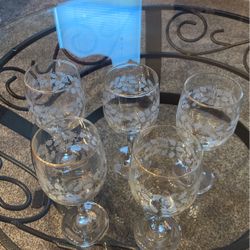 Arby’s Vintage Christmas glasses