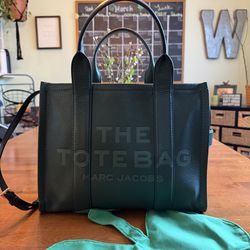 Marc Jacob’s Totebag dark green.