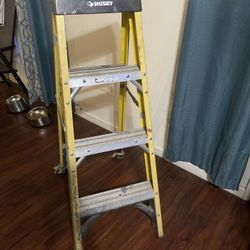 Small 4 Feet Ladder 