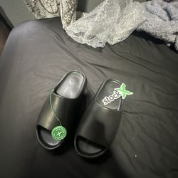 Yeezy Slides Verified Authentic 