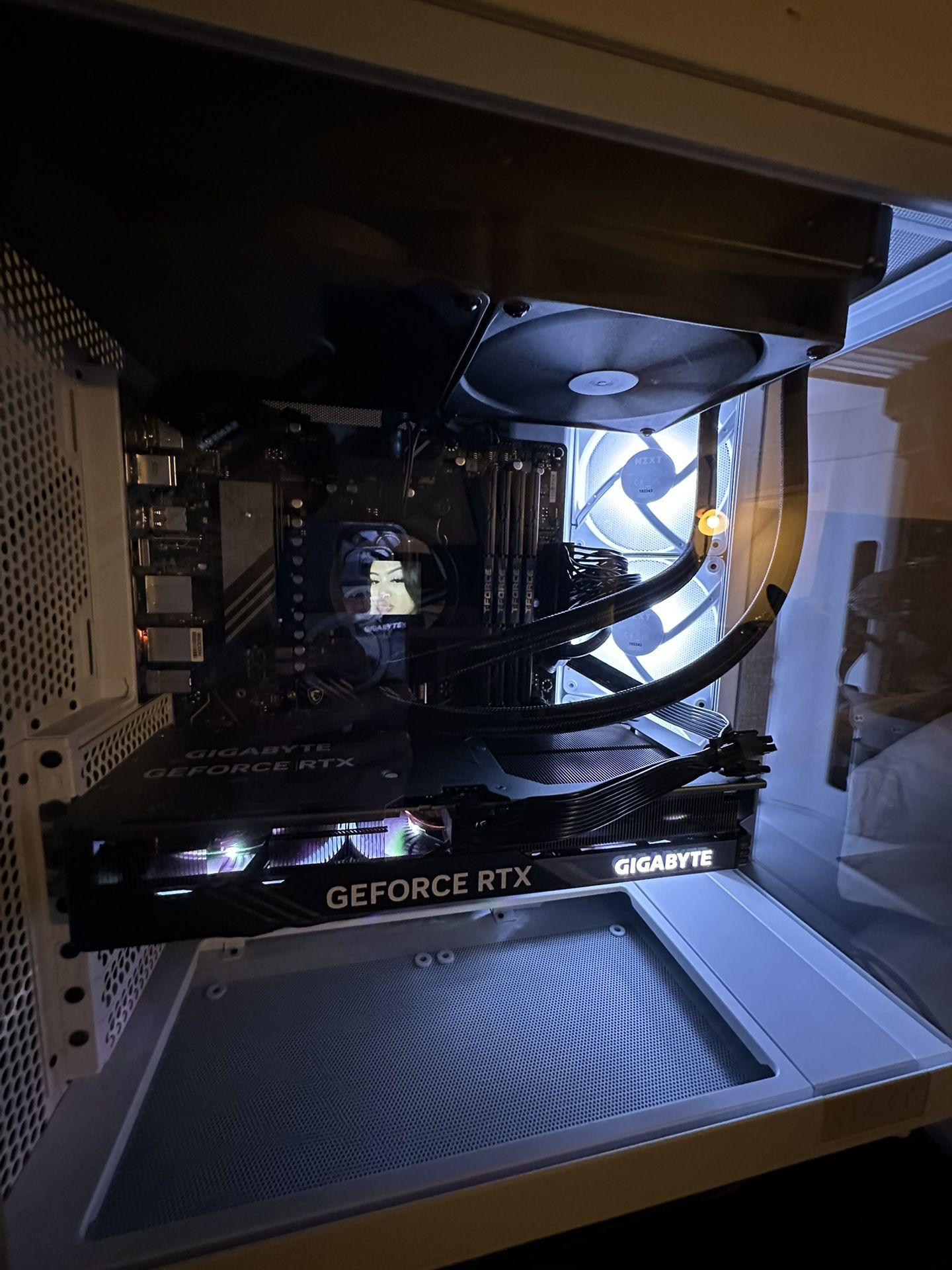 Selling Pc Setup 4070 32gb Ram 1tb storage Rbg Fans And Liquid Cpu Cooler