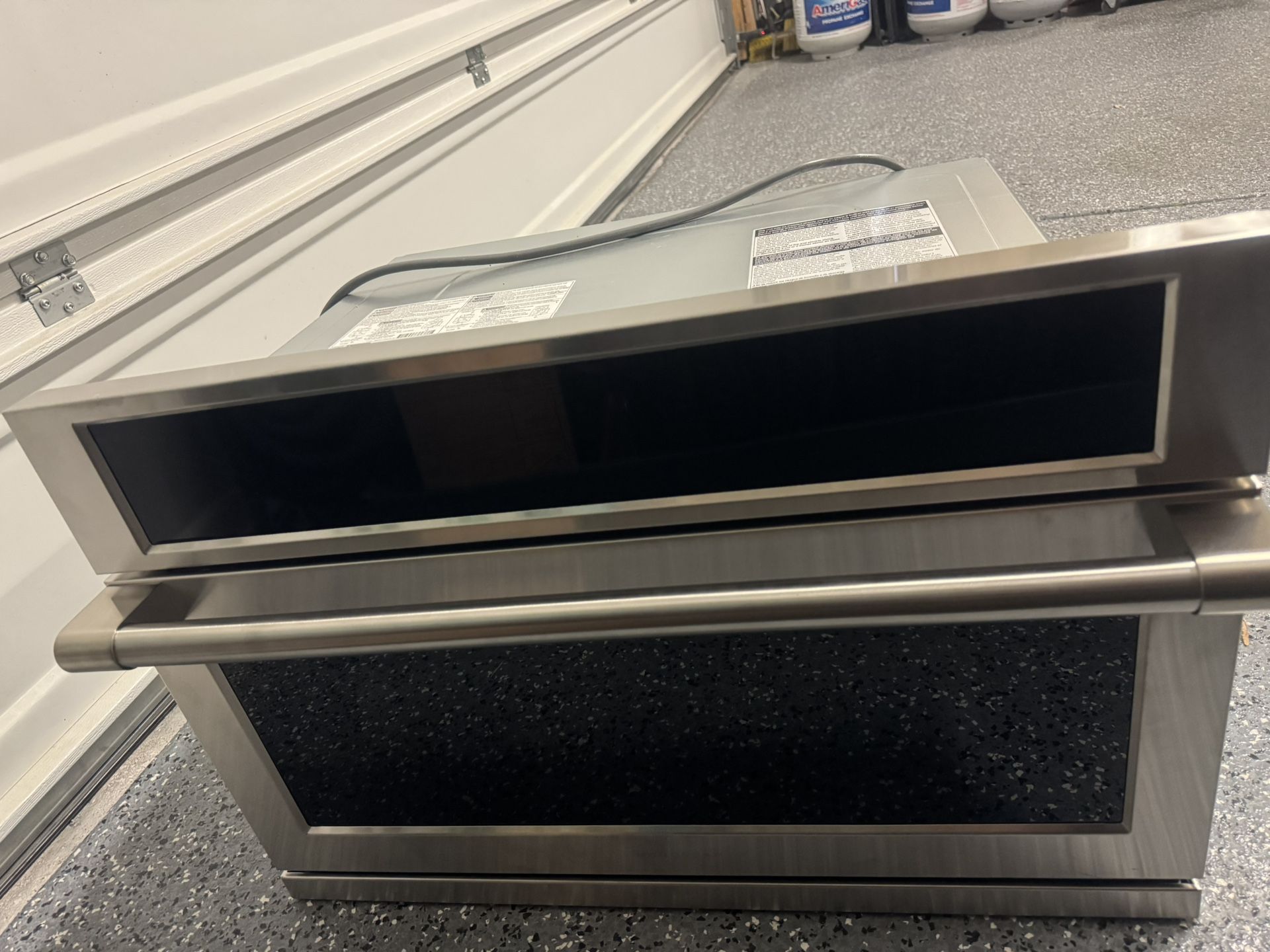 GE Monogram - Microwave Oven