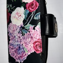 Hand Or Cross Body Wallet *15$ 