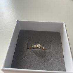 14k gold ring, size 4