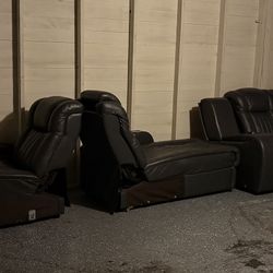 Barely Used 5 Pc Leather Sectional 