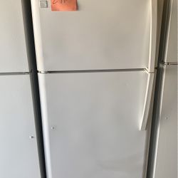 Kenmore Refrigerator  White . 