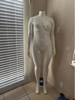 Bernstein Display Female Full Body Mannequin – No Head or Base