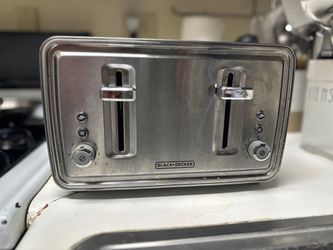 Black + Decker 4 Slice Toaster in Stainless Steel