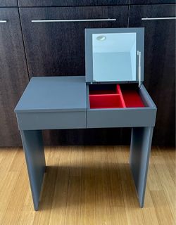 Small table/desk with mirror