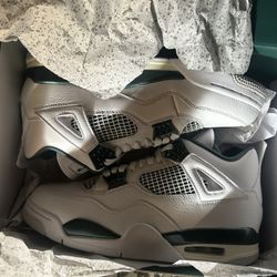 Jordan 4 Oxydize Green