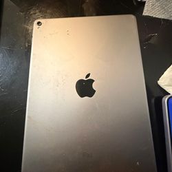 Ipad Pro 9.7 Inch 128 GB Cracked 
