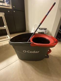 O-Cedar EasyWring Spin Mop With Bucket