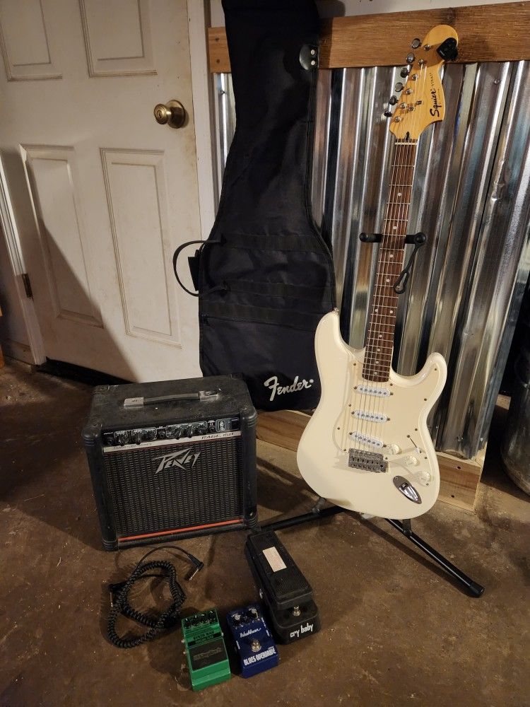 Fender Squier Strat and accessories 