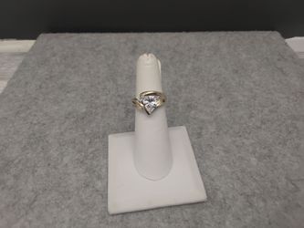 10kt gold ring w/cezium stone