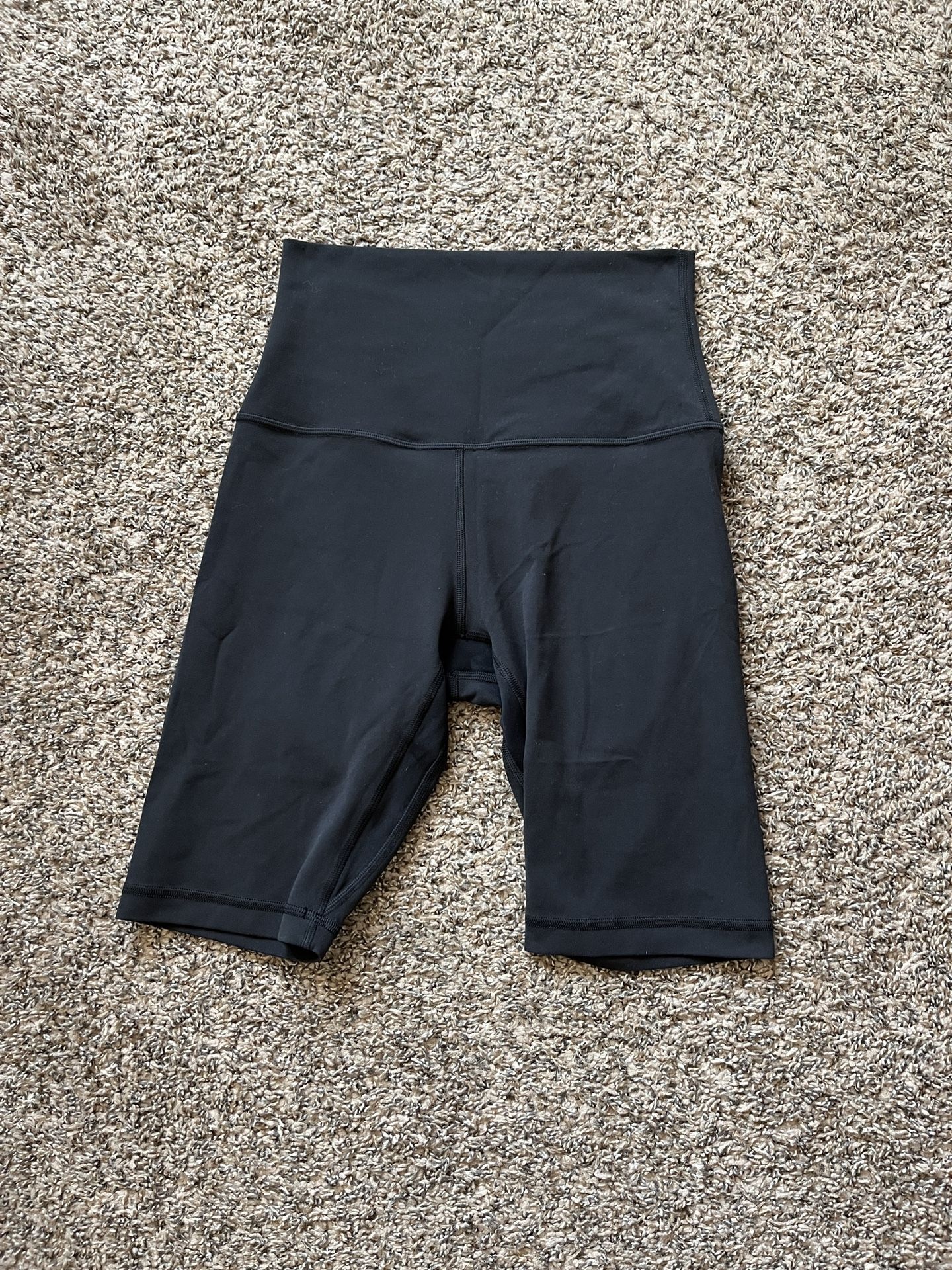 Lululemon Align Super High Rise Shorts 10" size 6