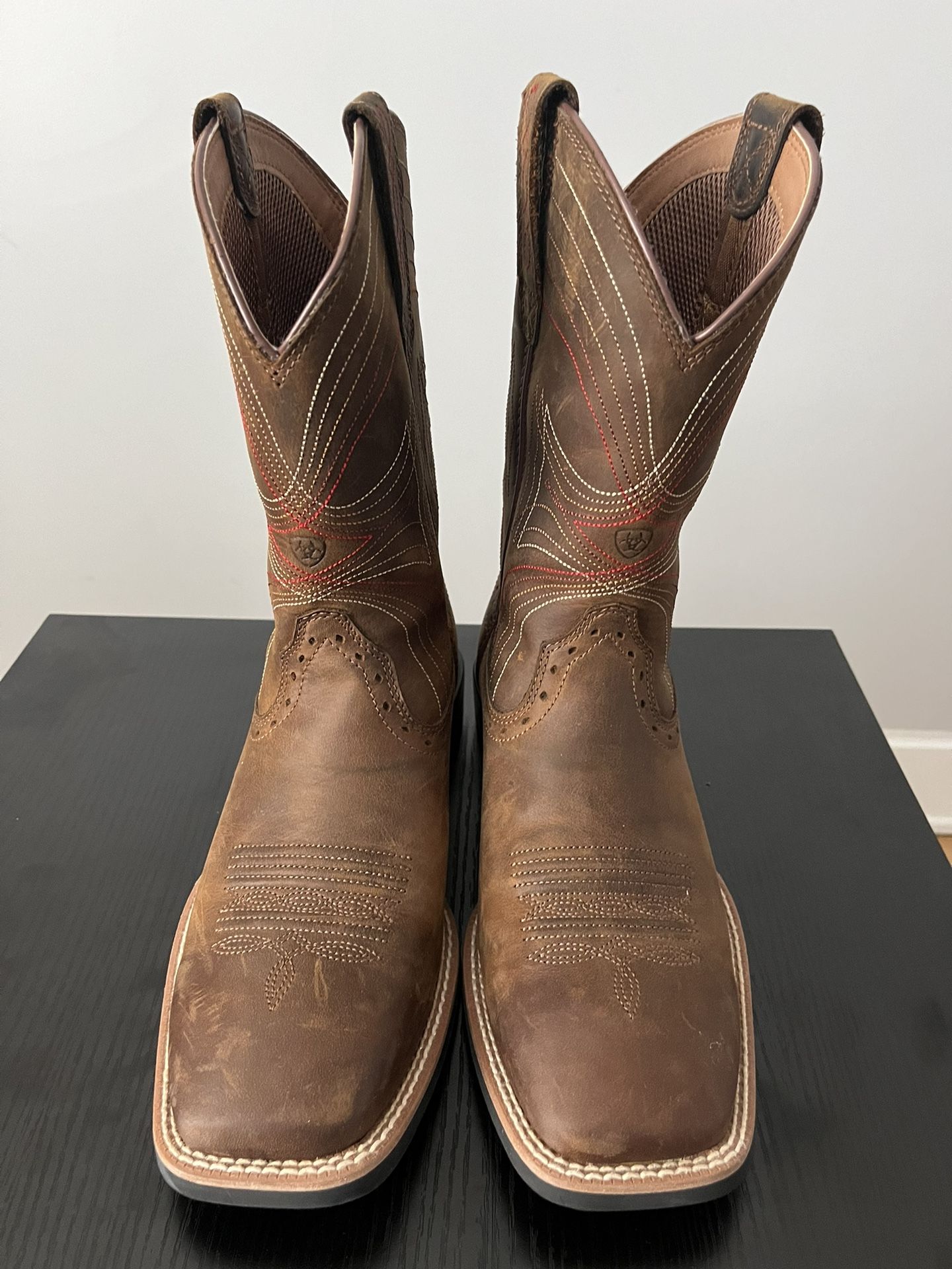Men’s Ariat Boots Size 8