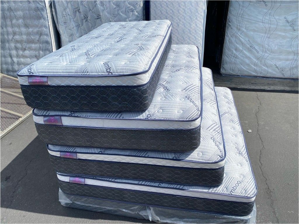 Queen Bamboo Plush Comfort Europillow Top 12inch Matres!!