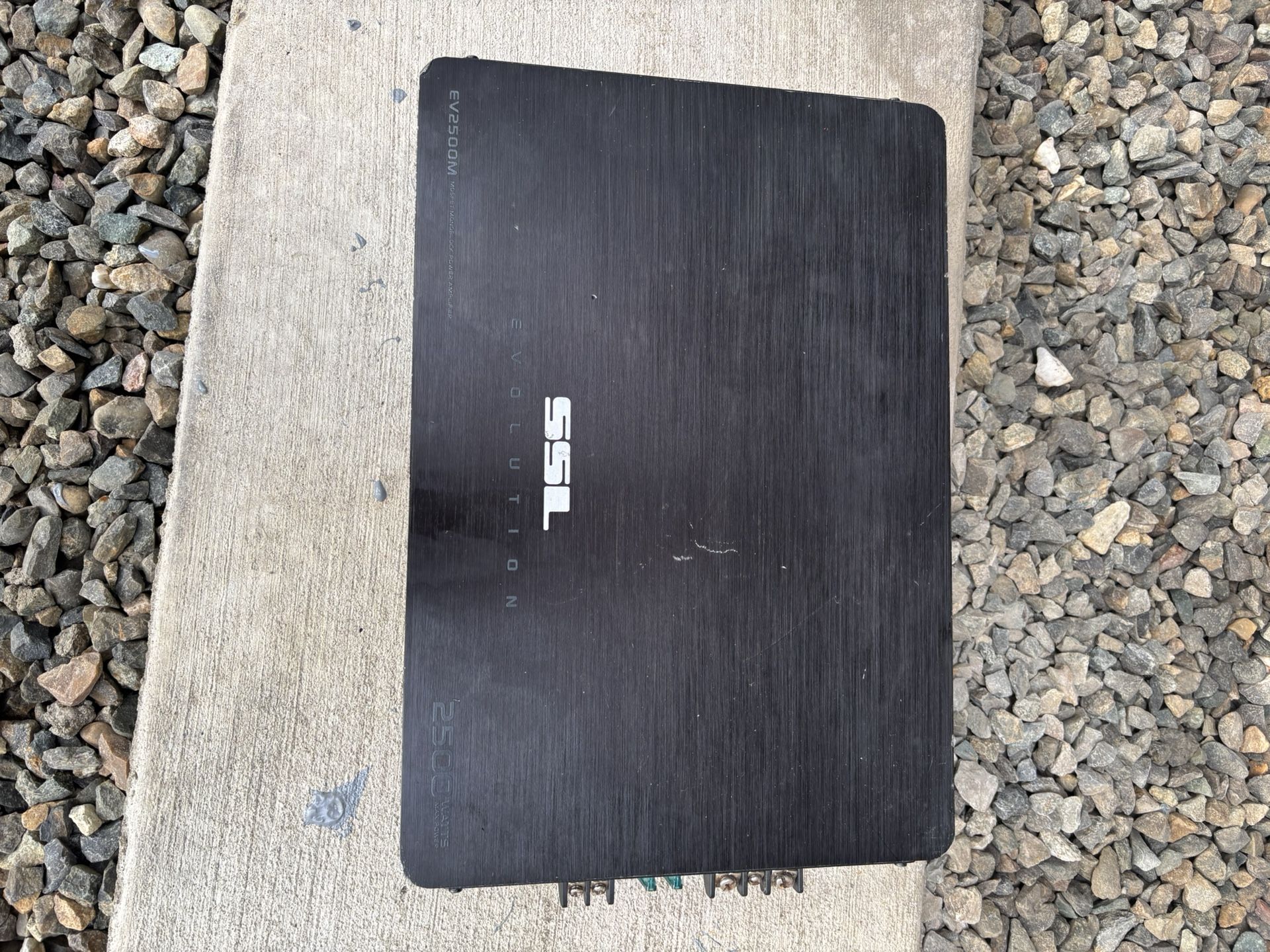 2500 W mono car amplifier