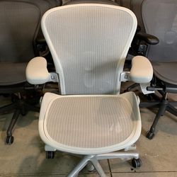 Brand New Herman Miller Mineral Remastered Aeron Size B Posture fit SL