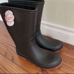 New Big Kid Size 4 Rubber Boots 