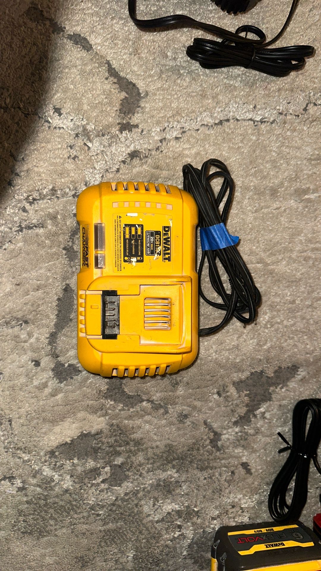 Dewalt 20x Max Charger ( Fast Charger)