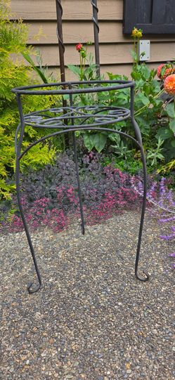 21" Tall Black Metal Plant Stand