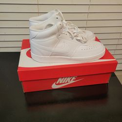 White Nike High Top Sneakers. Size 9