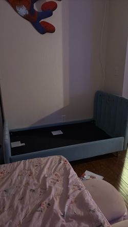 Toddler bed