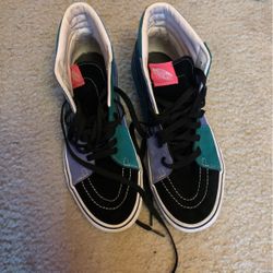 Size 8.5 Men’s Hi Top Vans 