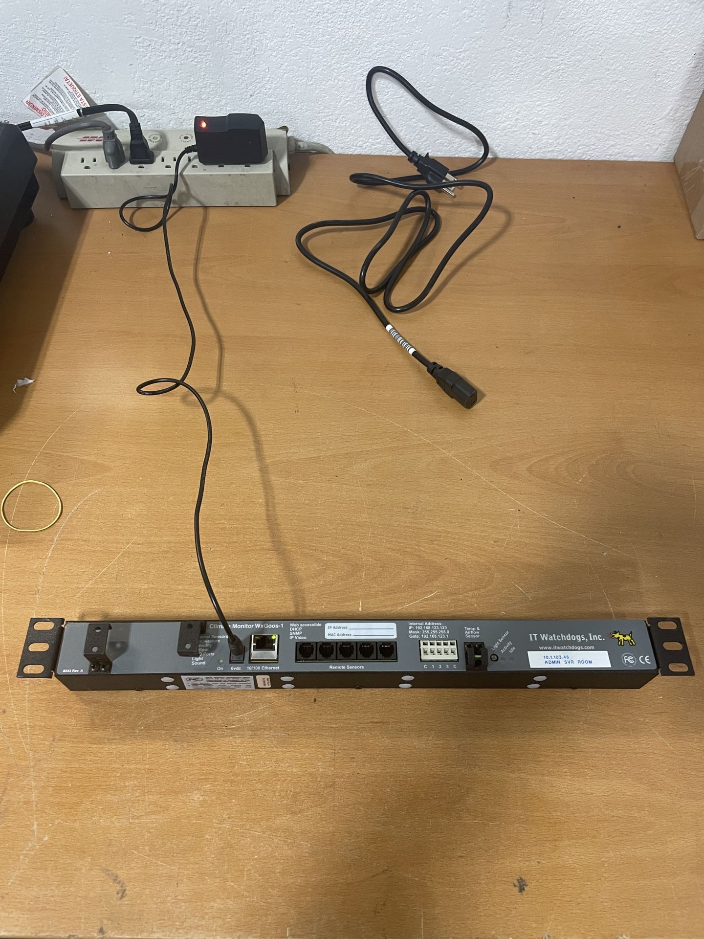 IT Watchdogs Environmental Monitoring Unit Model WXG -Goos-1 With Power Supply @M1