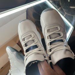 Jordan 11 Legend Blue 