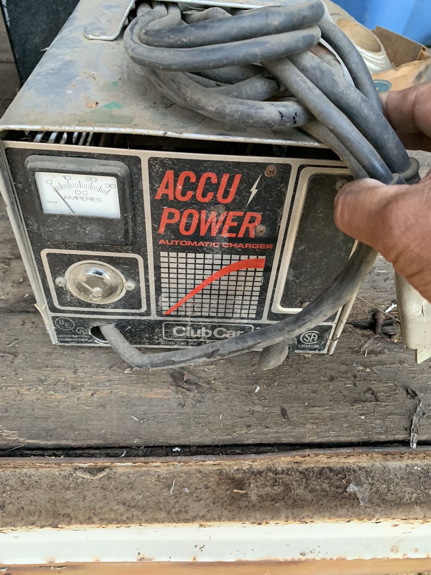 ACCU POWER  GOLF CART CHARGER  In working condition $125 in madera