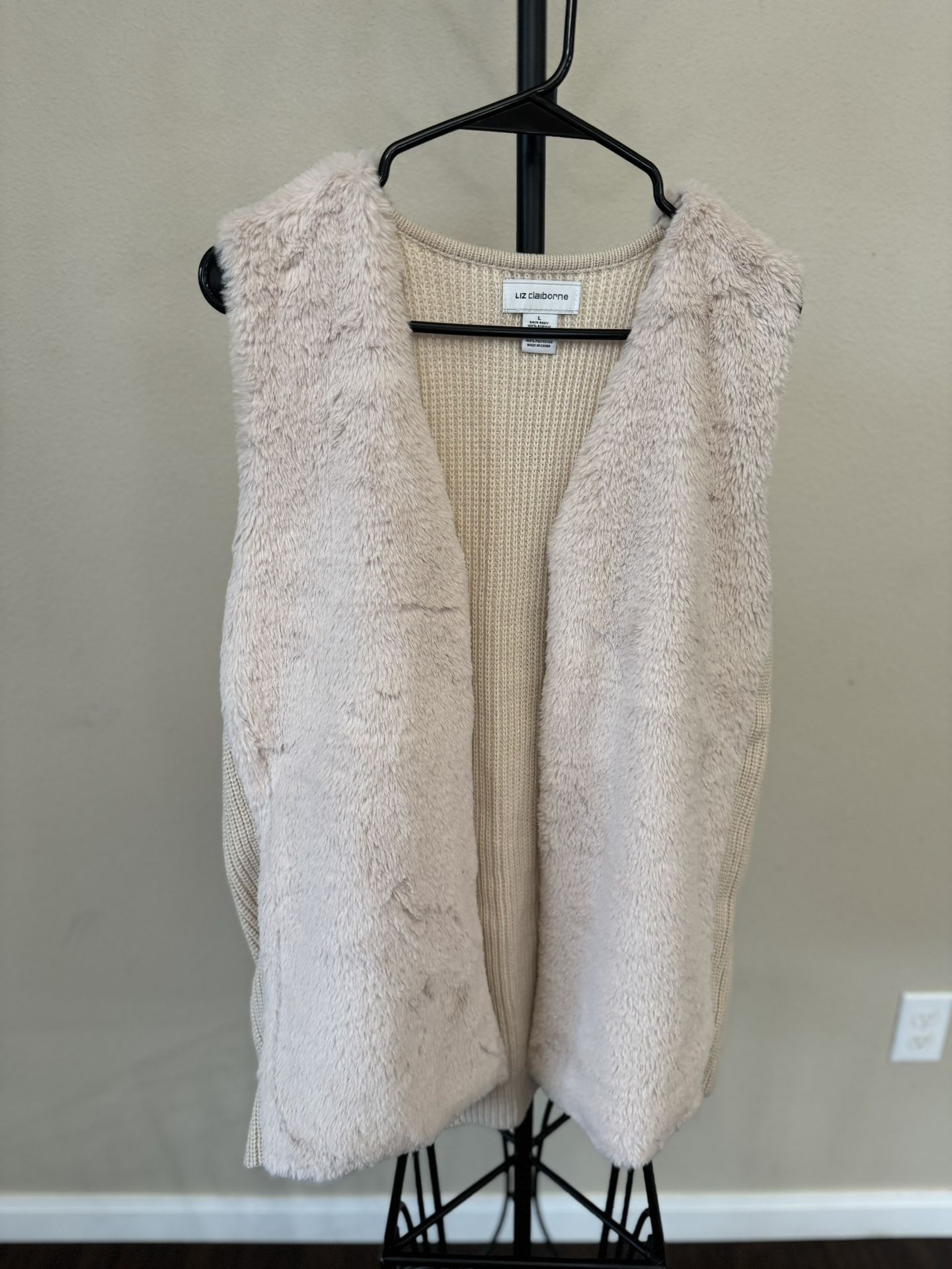 Faux Fur Liz Claiborne Vest Size Large