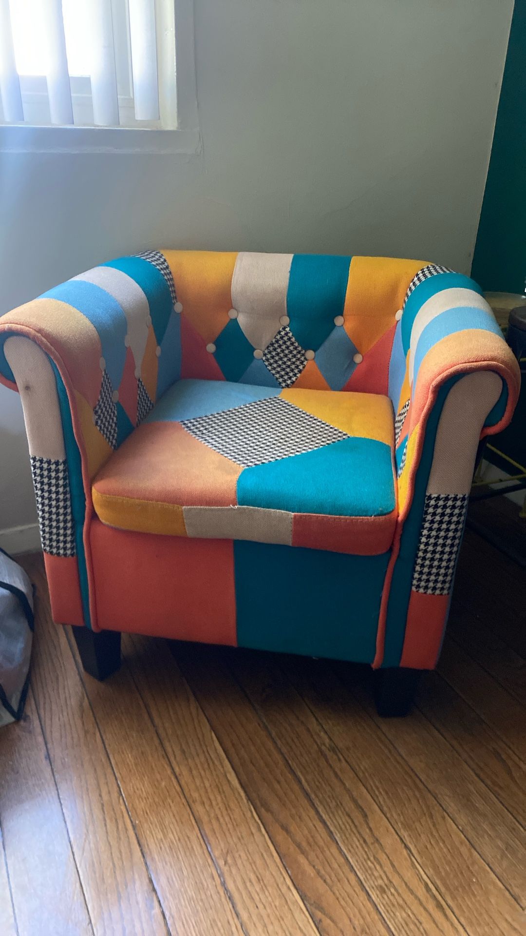 Accent Chair 
