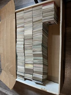 Box Of Sports Cards 🏀🏈⚾️⚽️