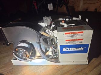 New never used 10,000 BTU cruise air marine air conditioner
