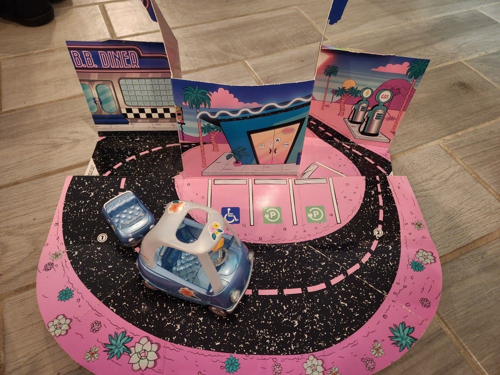 LOL Car Playset