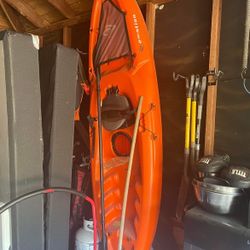 Emotion Oranage Kayak (w/paddles)