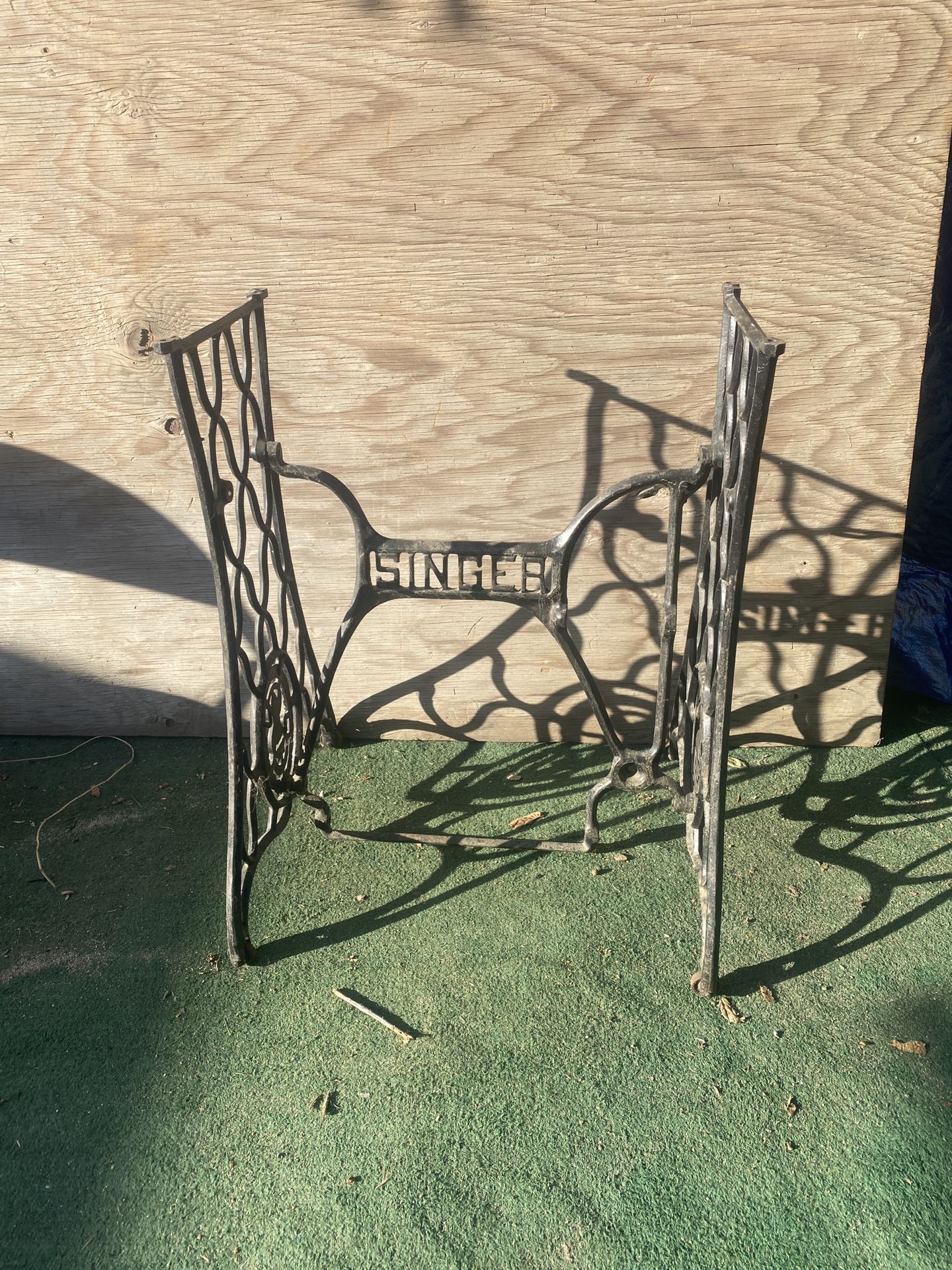Antique Singer Treadle Cast Iron Sewing Machine frame