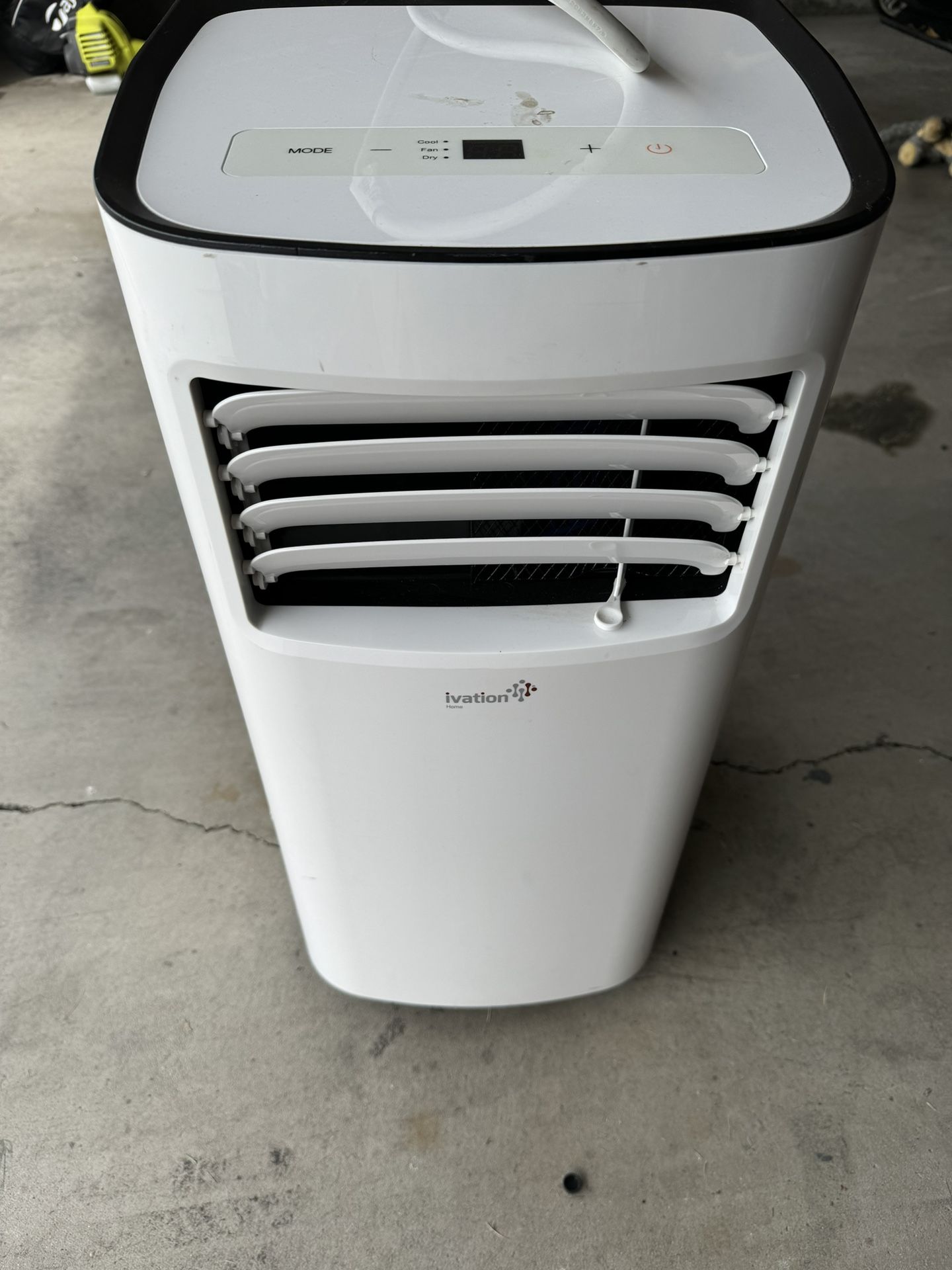 Air Conditioning Unit (with hose to window and remote)