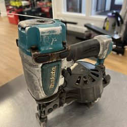 Makita Roofing Nailer 194594