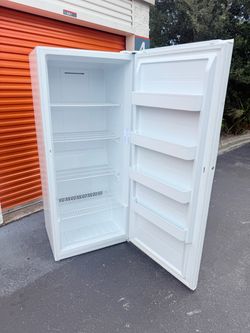 GE Garage Ready 21.3-cu ft Garage Ready Frost-free Upright Freezer (White )