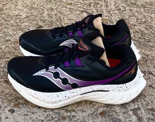 SAUCONY RUNNING SHOES