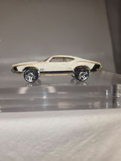 Hot Wheels Classic 442 Oldsmobile Die-Cast