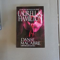 Hardcover Book Danse Macabre Anita Blake Vampire Hunter