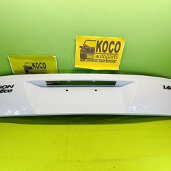 2016 - 2018 HYUNDAI TUCSON LOWER TAILGATE PANEL WHITE OEM 87371-D3100