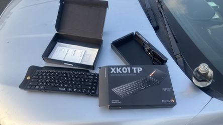 Wireless Bluetooth keyboard foldable
