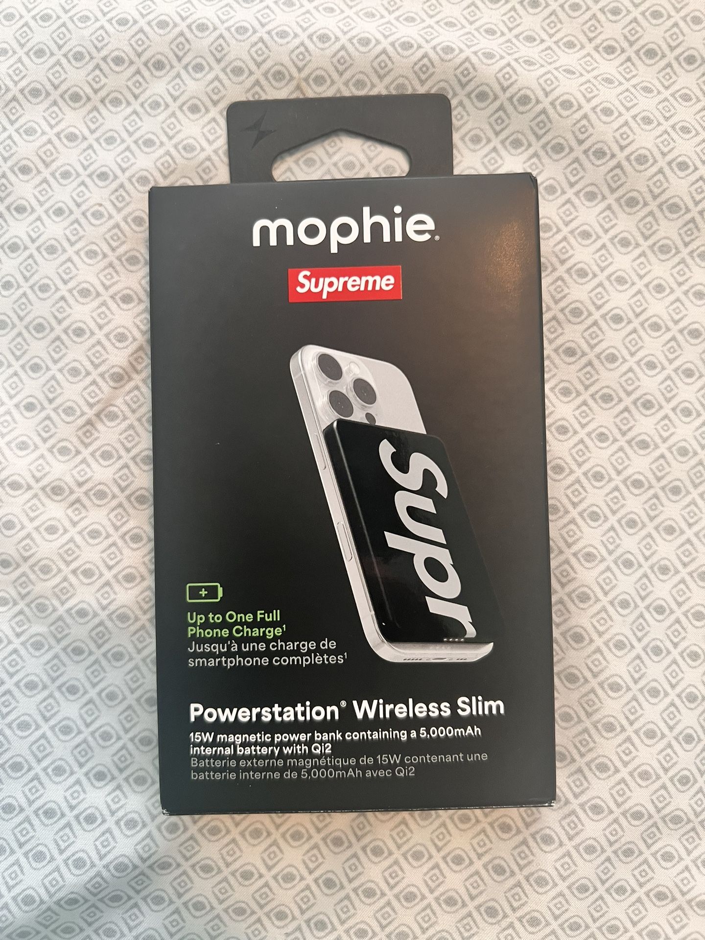 Supreme Mophie Qi2 Powerstation