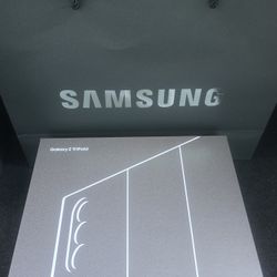SEALED NEW SAMSUNG Z TRIFOLD 512G Black US VERSION 