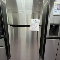 33’ Wide Stainless Steel Top Freezer Refrigerator LG Fridge New Scratch And Dents